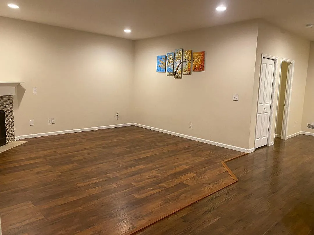 6 bed, 2554 sqft, $3,650 — Photo 4