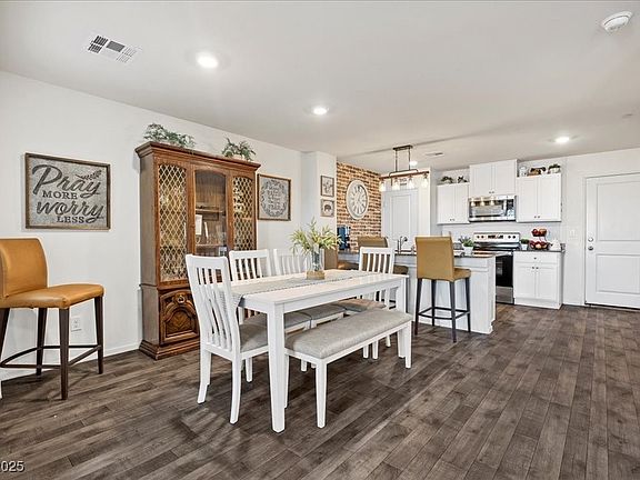 5th image of 1132 Scarlet Sparrow St