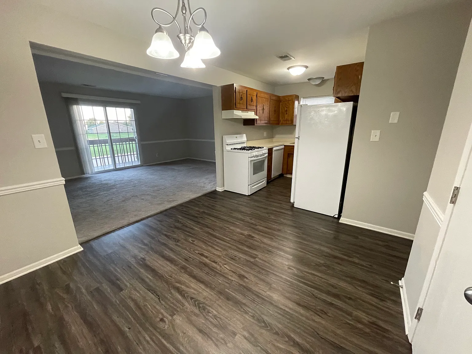 2 bed, 900 sqft, $1,400 — Photo 1