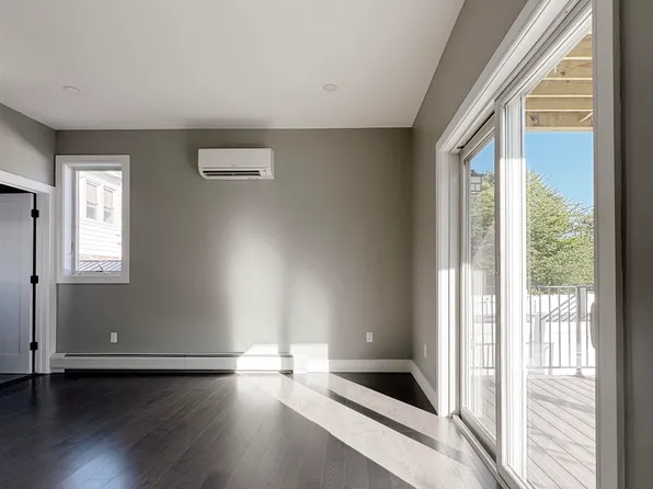 29 Carlton Avenue image 24 of 32