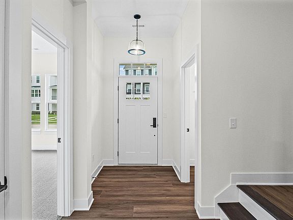 4th image of 120 Parkerwood Ln