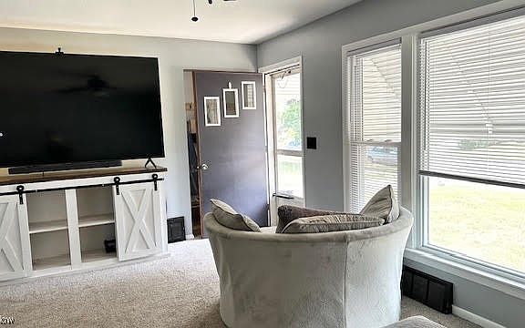 5th image of 30815 Crescent Dr