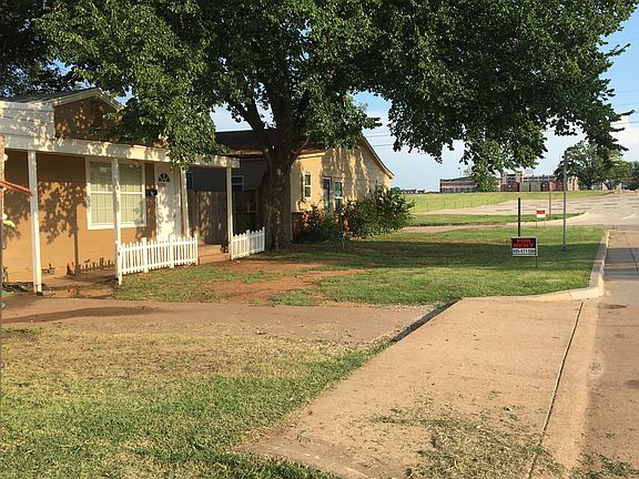 3 blocks from campus