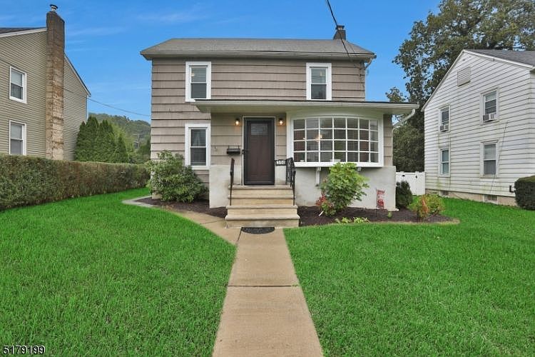 2nd image of 394 Rutherford Ave