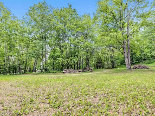 W7721 Trellis Rd, Crivitz, WI 54114