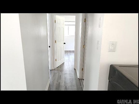4th image of 7 N Meadowcliff Cir