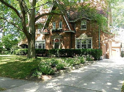 1st image of 864 Woodland Dr