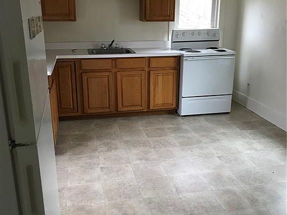 2nd image of 236 Lake Ave
