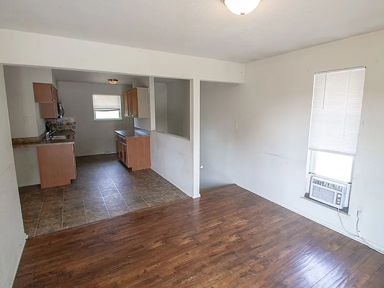 1013 W Ash St — Photo 3