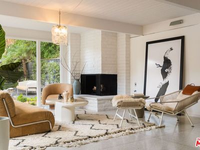 2250 Sunset Crest Dr, Los Angeles, CA, 90046