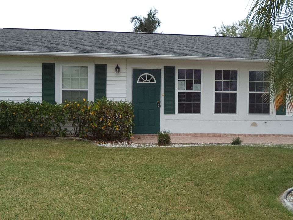 1st image of 319 SE 5th St