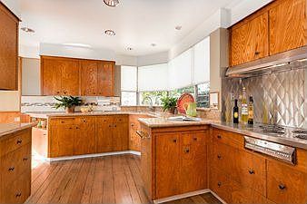 Kitchen 1 :: 15 Barner