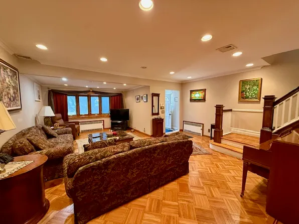 1817 Madison Place image 5 of 29