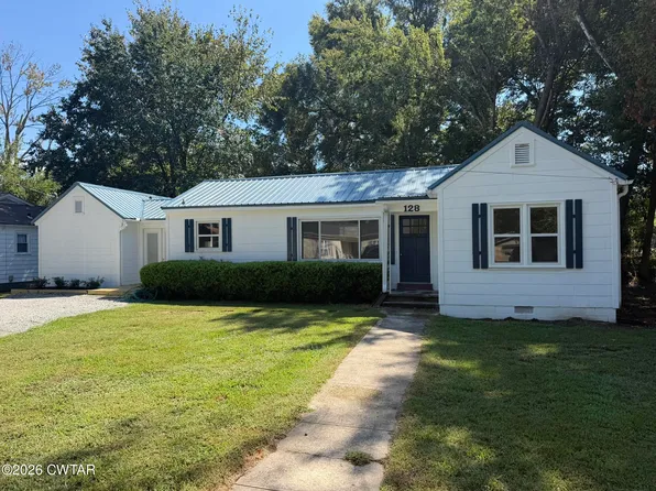 128 E 6th St, Henderson, TN 38340