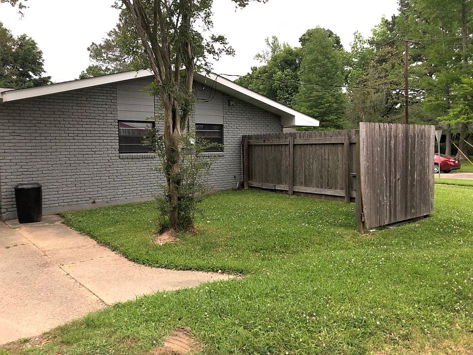 2nd image of 3352 Highway 190 W