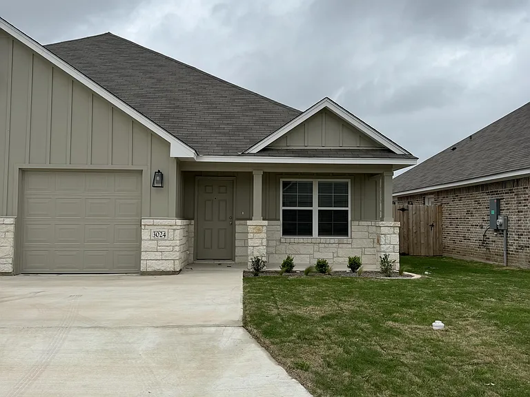3124 Wasilla Dr — Photo 1
