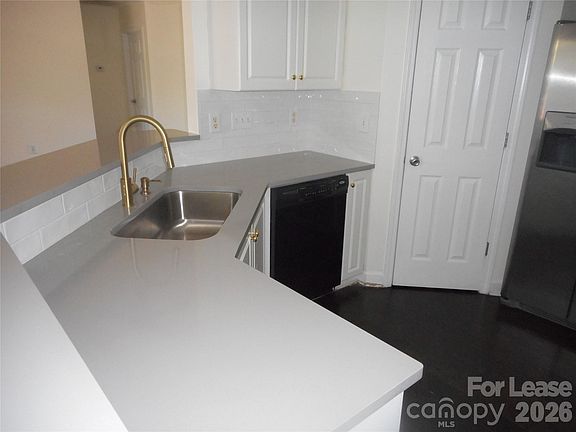 5th image of 1128 Steele Meadows Dr