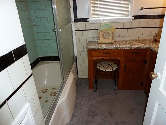 5th image of 2206 L Ave