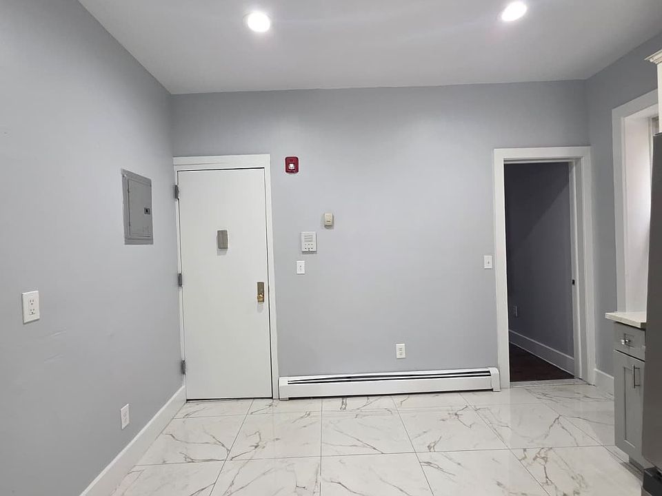 1st image of 114 Maple St #2
