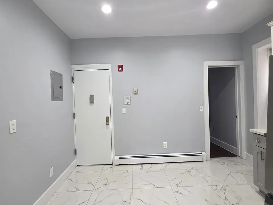 114 Maple St #2