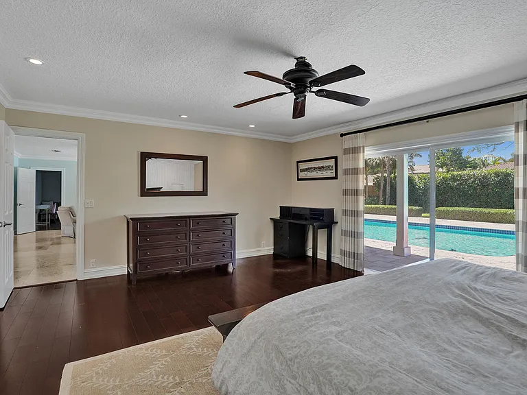 248 Codrington Dr — Photo 29