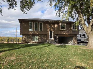 360 Platteview Dr, Springfield, NE 68059