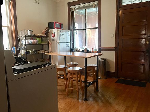 3rd image of 2347 W Walton St #1