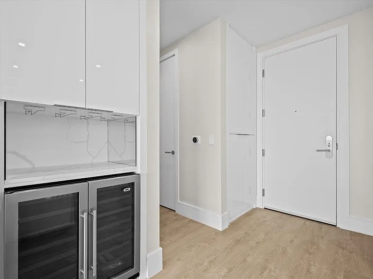 220 Lake Shore Dr #917 — Photo 6