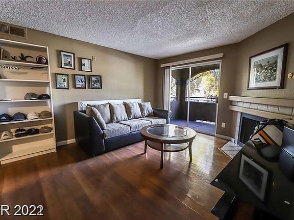 3rd image of 220 Mission Newport Ln
