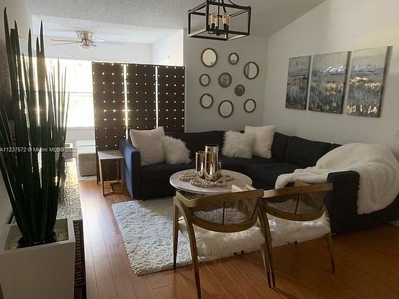 3rd image of 12860 Isles Cir #524