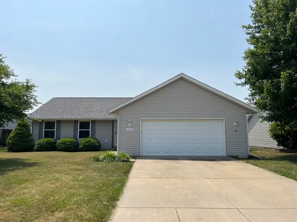 1425 Honeysuckle Ln, Farmer City, IL 61842
