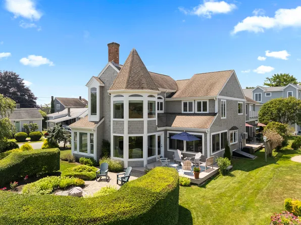 4 Island Avenue, Groton, CT 06340