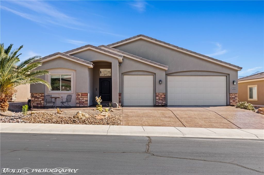 1352 Lexington Ln, Mesquite, NV - View 3
