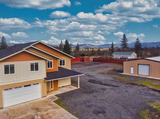 174 Barron Cir, Cave Junction, OR 97523