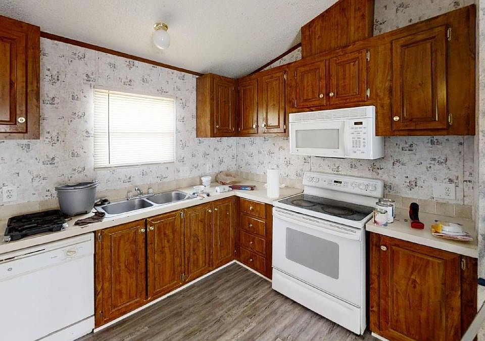 1st image of 3417 Cesar Chavez Dr