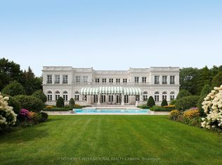 15 High Point Rd, Toronto, ON M3B2A3