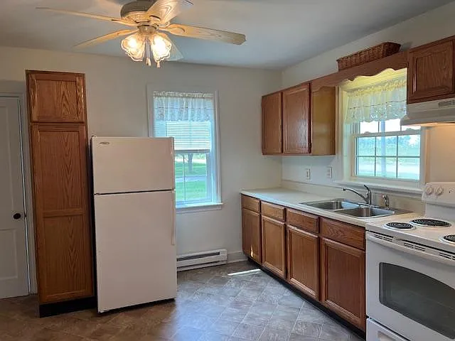 2285 Old Harrisburg Rd — Photo 3