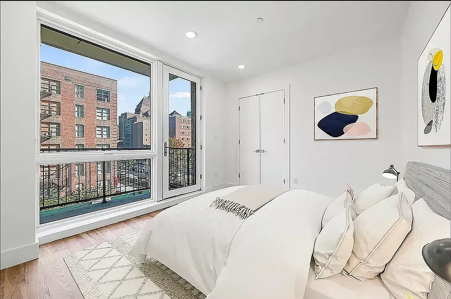 290 Linden Boulevard — Photo 4