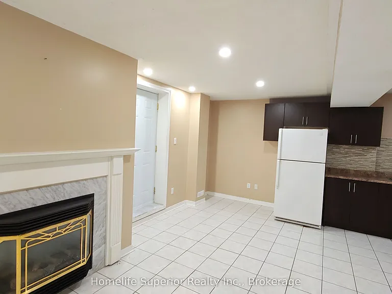 17 Summerfield Cres — Photo 7