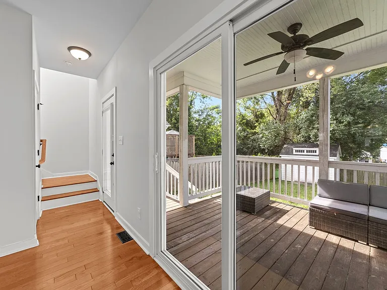 536 E Lenoir St — Photo 13