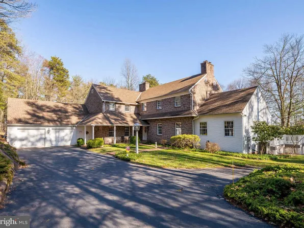 15 Hessian Blvd, Shillington, PA 19607
