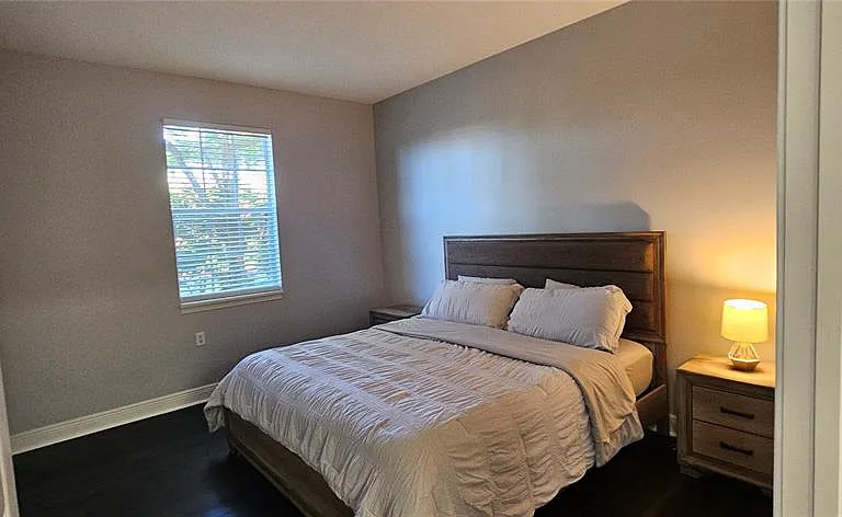 1502 SW 50th St #104 — Photo 8