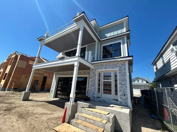 214 E Columbine Rd, Wildwood Crest, NJ 08260