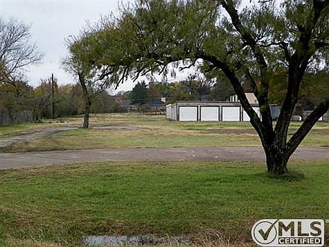 3rd image of 5216 Hidden Oaks Ln