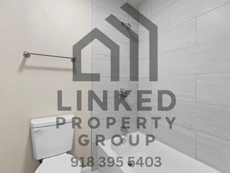 1600 W Madison St — Photo 19