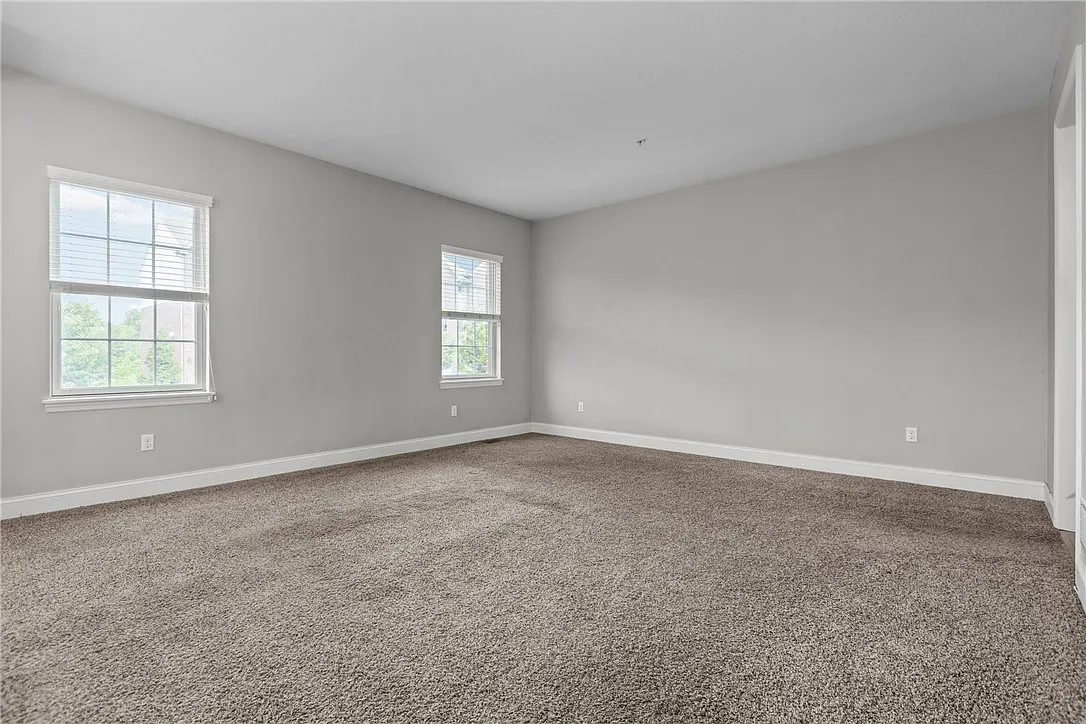 3 bed, 2.5 bath, $2,400 — Photo 3