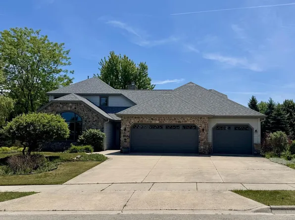 375 Regatta DRIVE, Port Washington, WI 53074