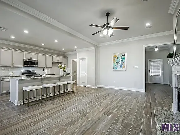 140 Lake Breeze Dr — Photo 7
