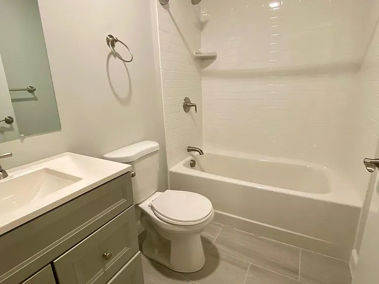 16 Common St #3 — Photo 11