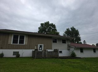 1116 N Water St, Uhrichsville, OH 44683
